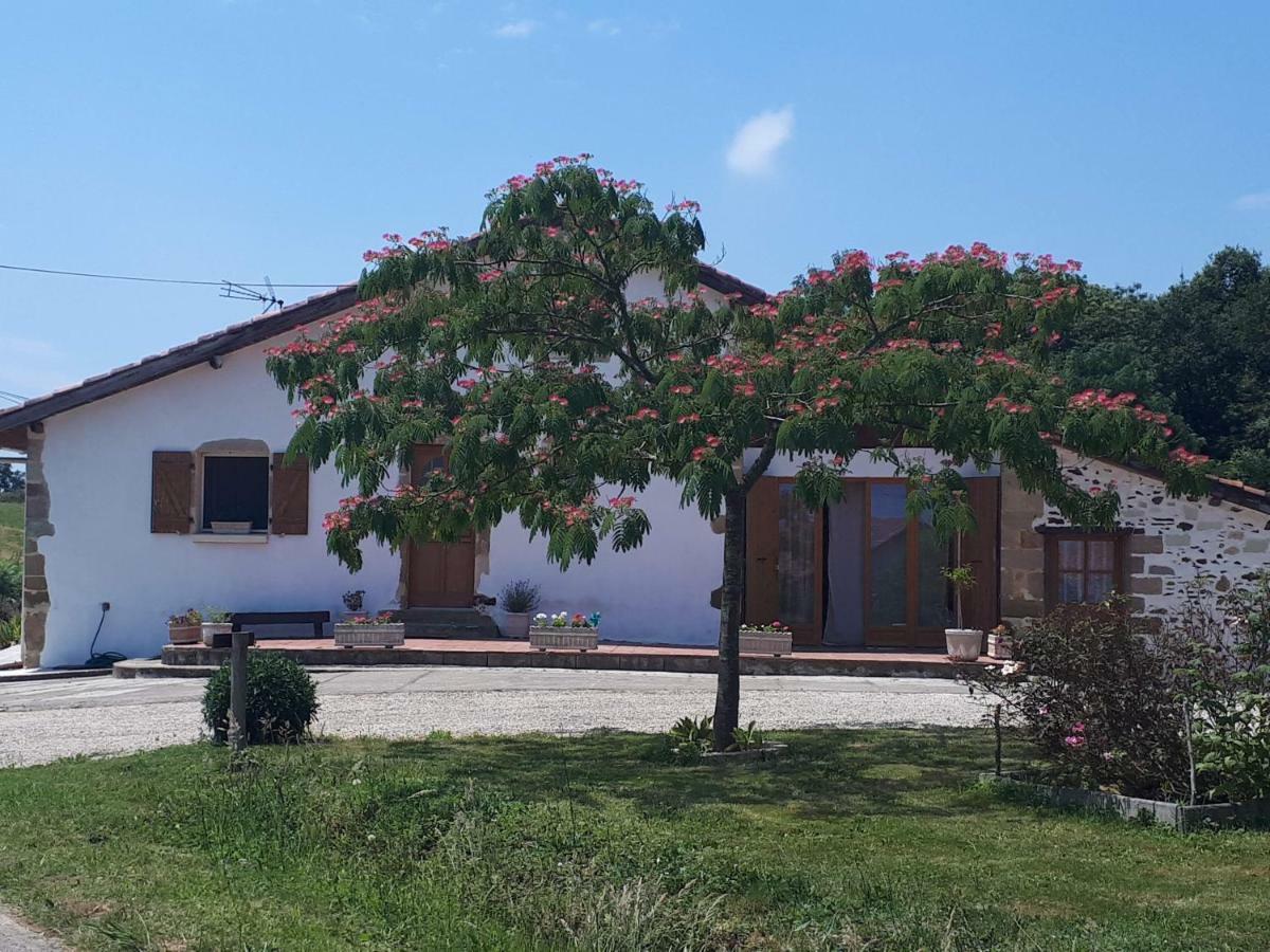 Gîte Pouton Saint-Loubouer Exterior foto